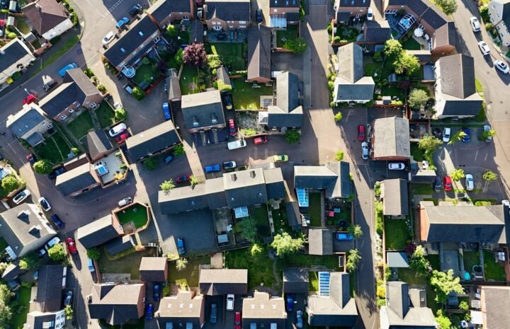 How to Spot a Profitable Neighborhood Before Buying a Home